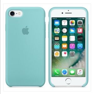 iPhone 7 silicon blue case